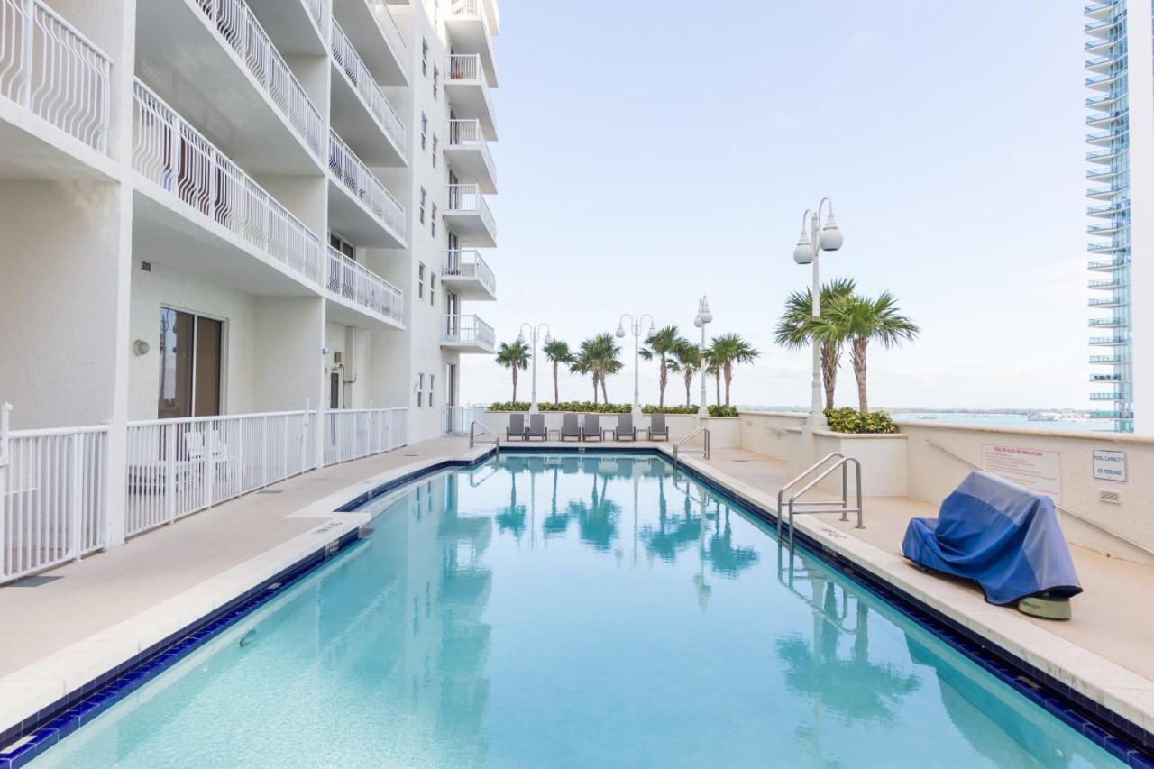Hébergement de vacances Warm And Tailored 1br W Pool Hot Tub Gym Parking *